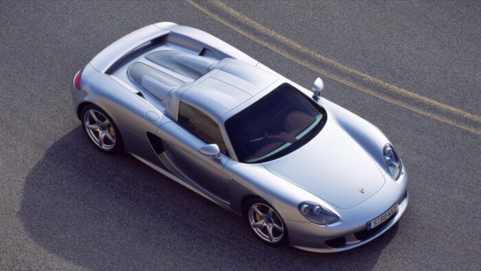 Porsche Carrera GT 12 700x394