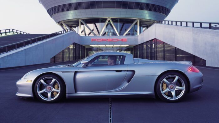 Porsche Carrera GT 41 700x394