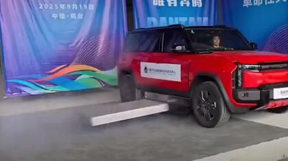 ¿Baterías eyectables para solucionar los incendios en coches eléctricos? Una polémica solución que viene de China