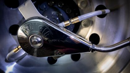 Vigia: el sistema que mantiene los neumáticos de camiones y autobuses siempre a punto