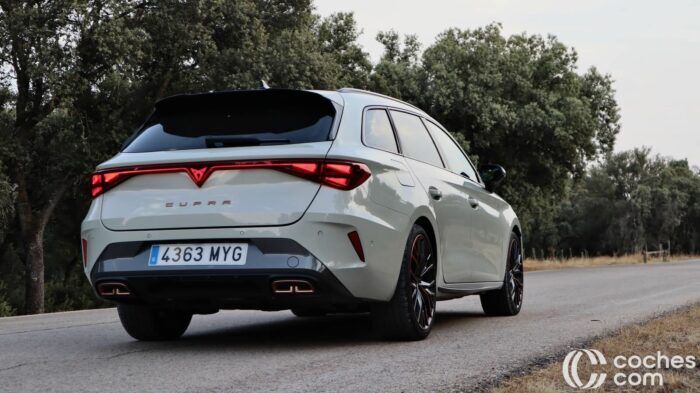 Cupra Leon Sportstourer EHybrid Prueba 14 700x393