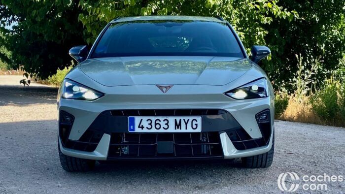 Cupra Leon Sportstourer EHybrid Prueba 16 700x394