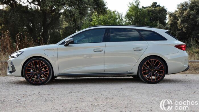 Cupra Leon Sportstourer EHybrid Prueba 3 700x394