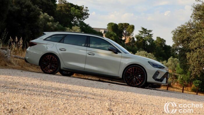 Cupra Leon Sportstourer EHybrid Prueba 4 700x394