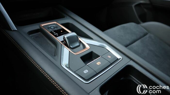 Cupra Leon Sportstourer EHybrid Prueba Interior 13 700x393