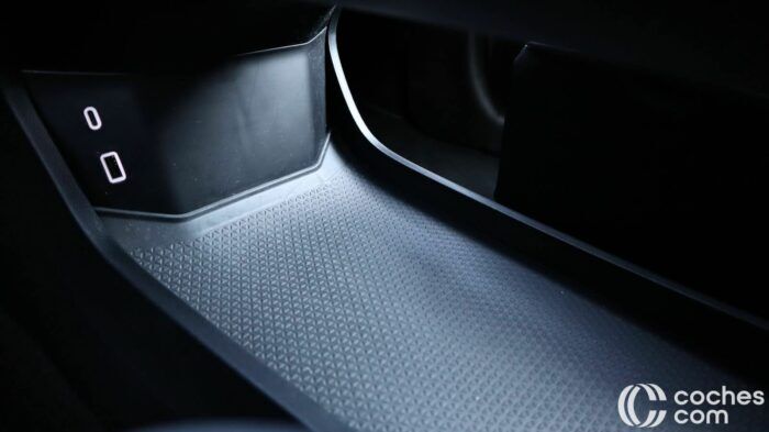 Ebro S800 PHEV Prueba Interior 15 700x393