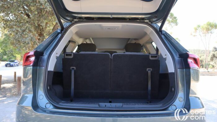 Ebro S800 PHEV Prueba Maletero 1 700x393