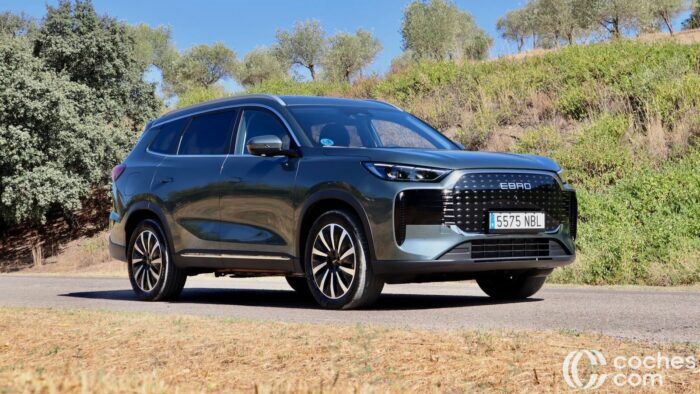 Ebro S800 PHEV Prueba Maletero 15 700x394