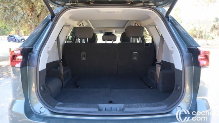 Ebro S800 PHEV Prueba Maletero 2 700x393