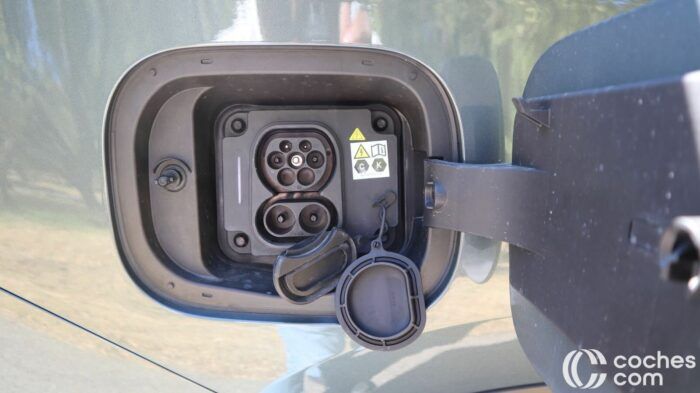 Ebro S800 PHEV Prueba Motor 1 700x393