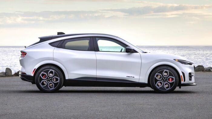 Ford Mustang Mach E GT California Special 2025 10 700x394