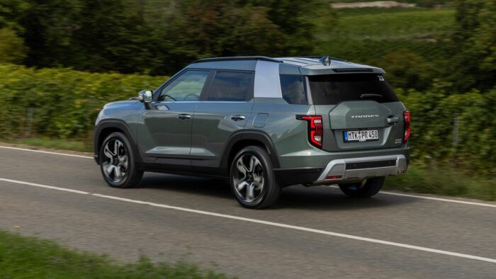 KGM Torres HEV 2025 21 700x394