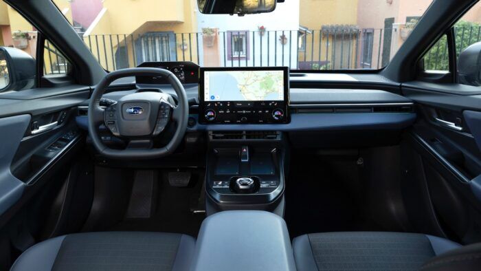 Subaru EVs Interiores 2 700x394