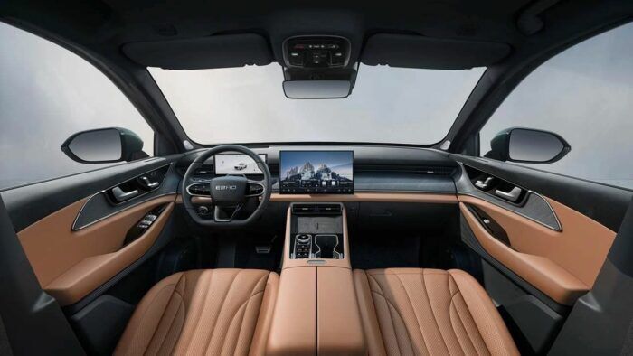 Ebro S900 PHEV 2026 Interior 3 700x394