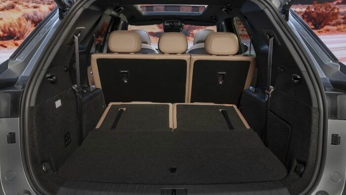 Ebro S900 PHEV 2026 Interior 6 700x394