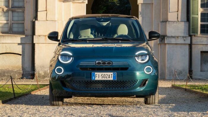 Fiat 500 Hybrid 31 La Prima 2026 13 700x394