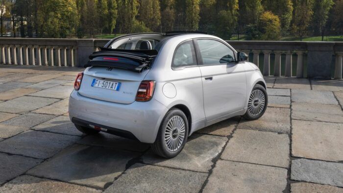 Fiat 500 Hybrid Cabrio 2026 10 700x394