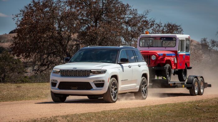 Jeep DJ5 E Electruck 2 700x394