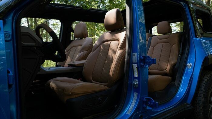 Jeep Recon Moab 2026 Interior 9 700x394