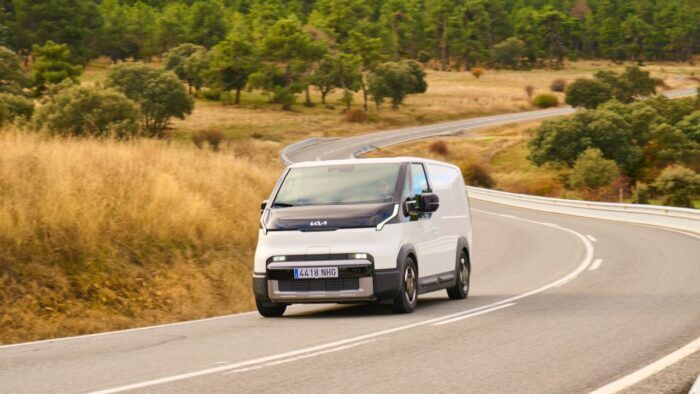 Kia PV5 Dinamico 20 700x394