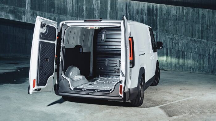 Kia PV5 Estatico 20 700x394