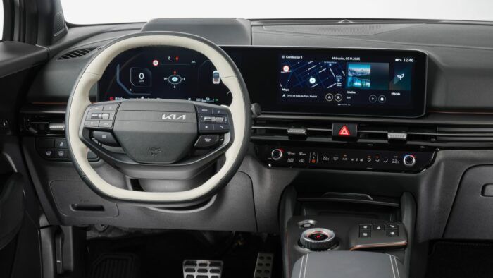 Kia Sportage GT Line 2026 Interior 17 700x394