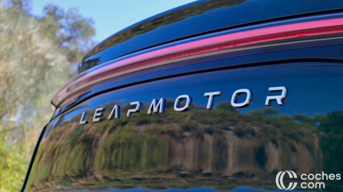 Leapmotor C10 REEV Prueba Detalle 9 700x393