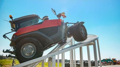 Este sistema de tracción promete lo imposible: dar curvas como un diferencial, agarrar como un bloqueo