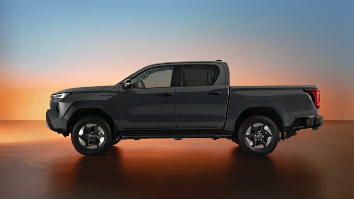 Toyota Hilux BEV 2026 5 700x394