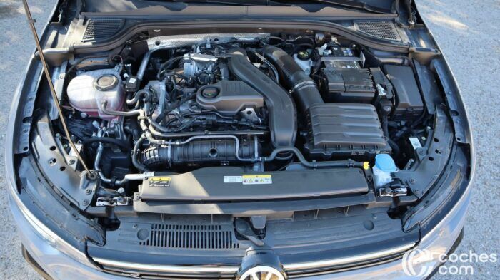Volkswagen Golf R Line Prueba Motor 1 700x393