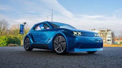 El coche eléctrico que puedes reparar tú mismo: una creación tan utópica como funcional