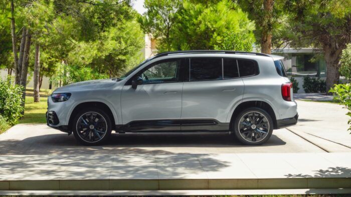 Mercedes GLB 350 4MATIC EQ Technology AMG Line 2026 13 700x394