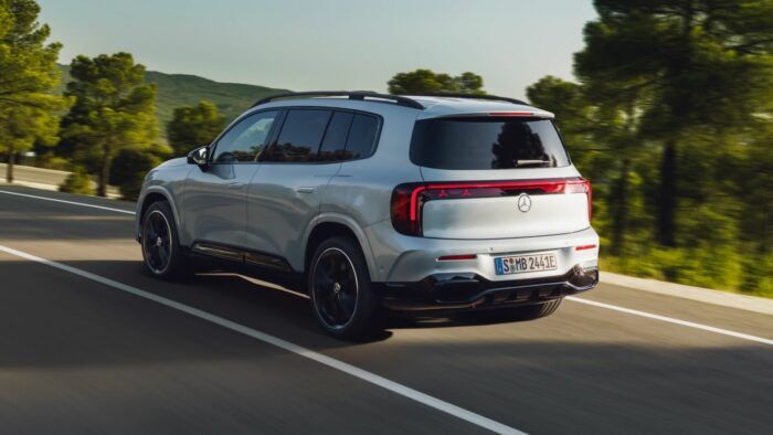 Mercedes GLB 350 4MATIC EQ Technology AMG Line 2026 2 700x394