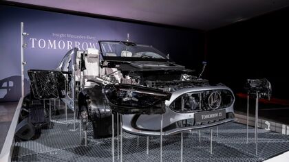 Mercedes quiere cambiar el paradigma y facilitar la reparación de los complejos faros LED