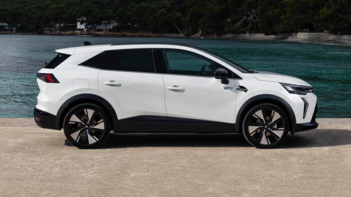 Mitsubishi Grandis HEV 2026 Prueba 37 700x394