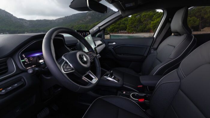 Mitsubishi Grandis HEV 2026 Prueba Interior 2 700x394