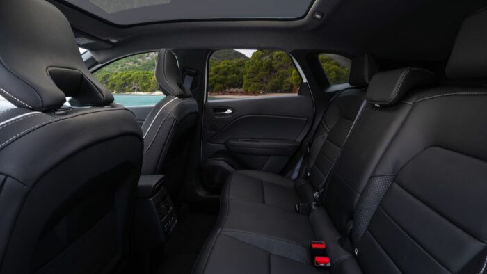 Mitsubishi Grandis HEV 2026 Prueba Interior 3 700x394