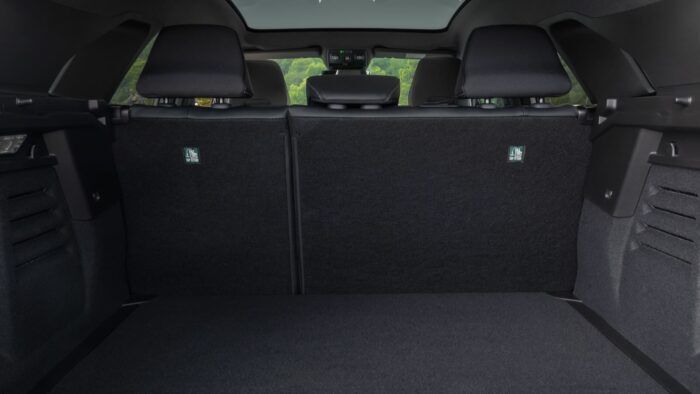 Mitsubishi Grandis HEV 2026 Prueba Maletero 2 700x394