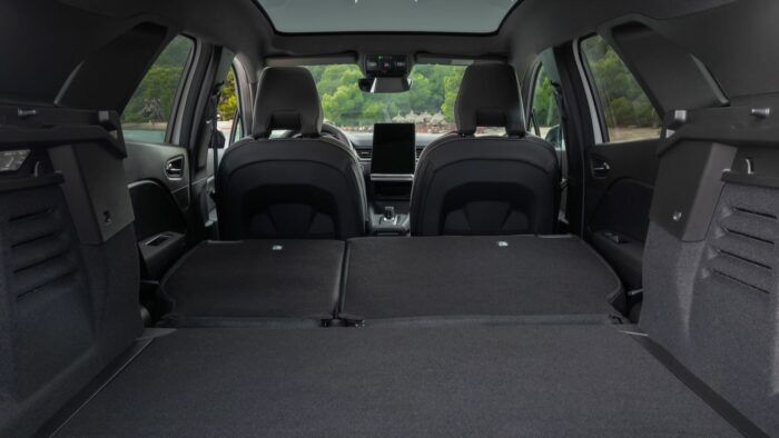 Mitsubishi Grandis HEV 2026 Prueba Maletero 4 700x394