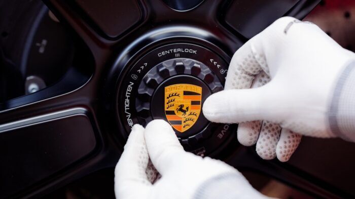 Porsche 911 GT3 90 F A Porsche 1 700x394