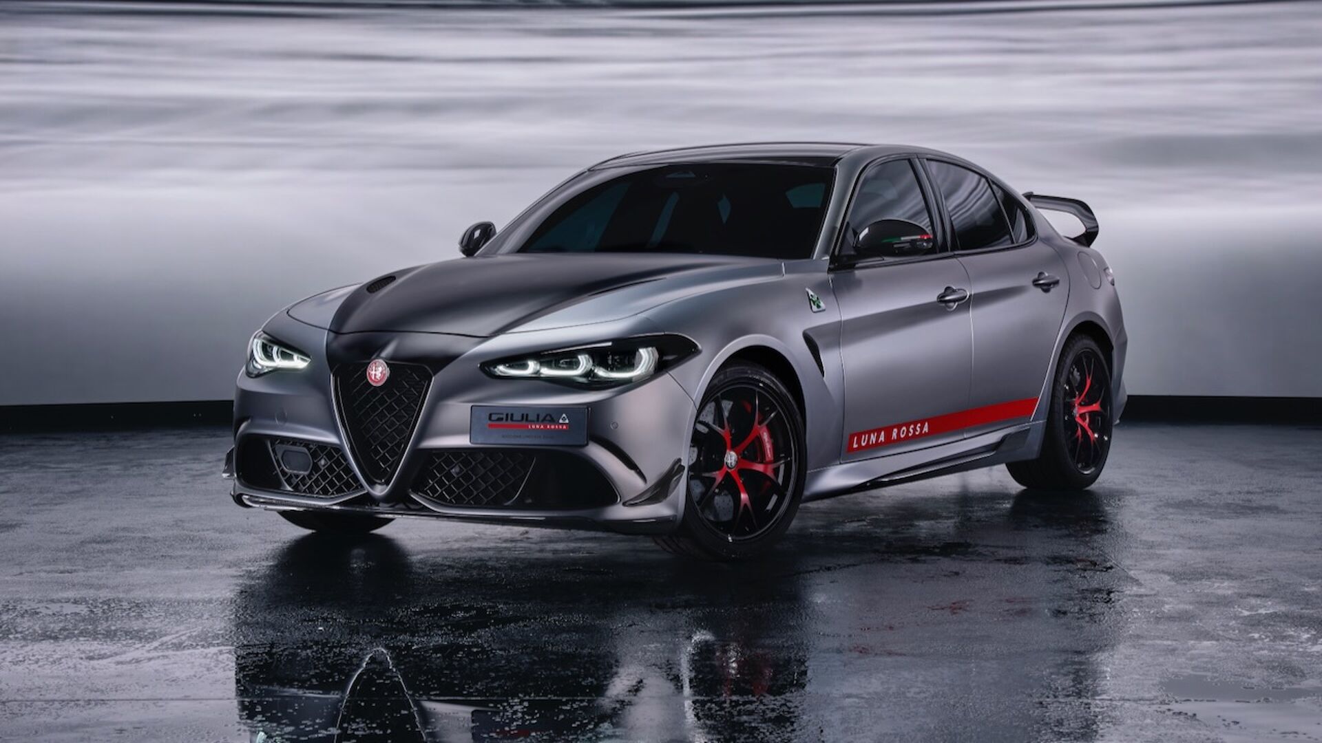 Alfa Romeo Giulia Quadrifoglio Luna Rossa: inspiración náutica y mucha aerodinámica