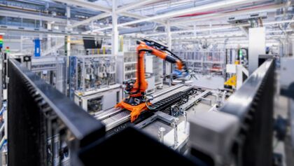 ¿Qué son las «dark factories»? Las fábricas sin humanos que podrían estar listas para 2030