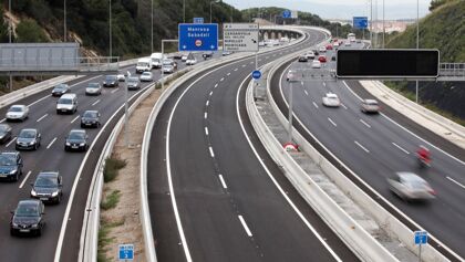 Ojo si tienes un híbrido enchufable o un eléctrico: la ley ha cambiado y ya no podrás ir por el BUS-VAO solo