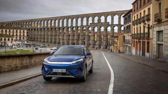 BYD Atto 3 EVO Contacto 39 700x394