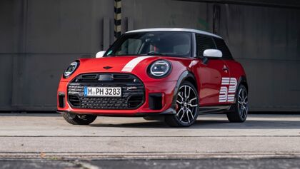 MINI 1965 Victory Edition: homenaje a una hazaña irrepetible en Montecarlo