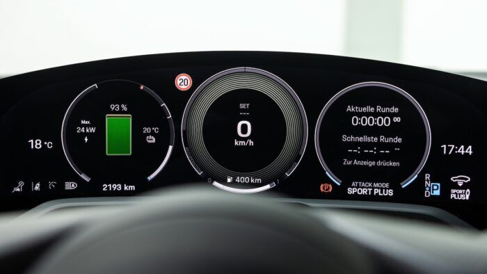 Tacometro Porsche 2 700x394