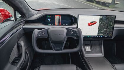 China quiere acabar con el volante tipo yoke: la seguridad por encima del diseño