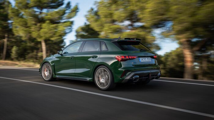 Audi RS 3 Competition Limited 4 700x394