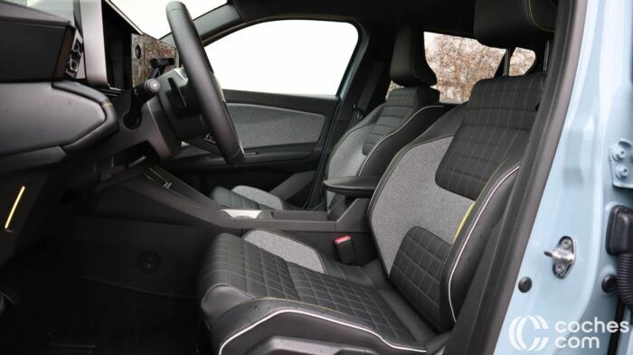 Renault 4 Prueba Interior 19 700x393