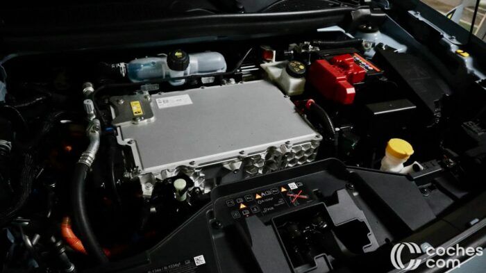 Renault 4 Prueba Motor 2 700x393